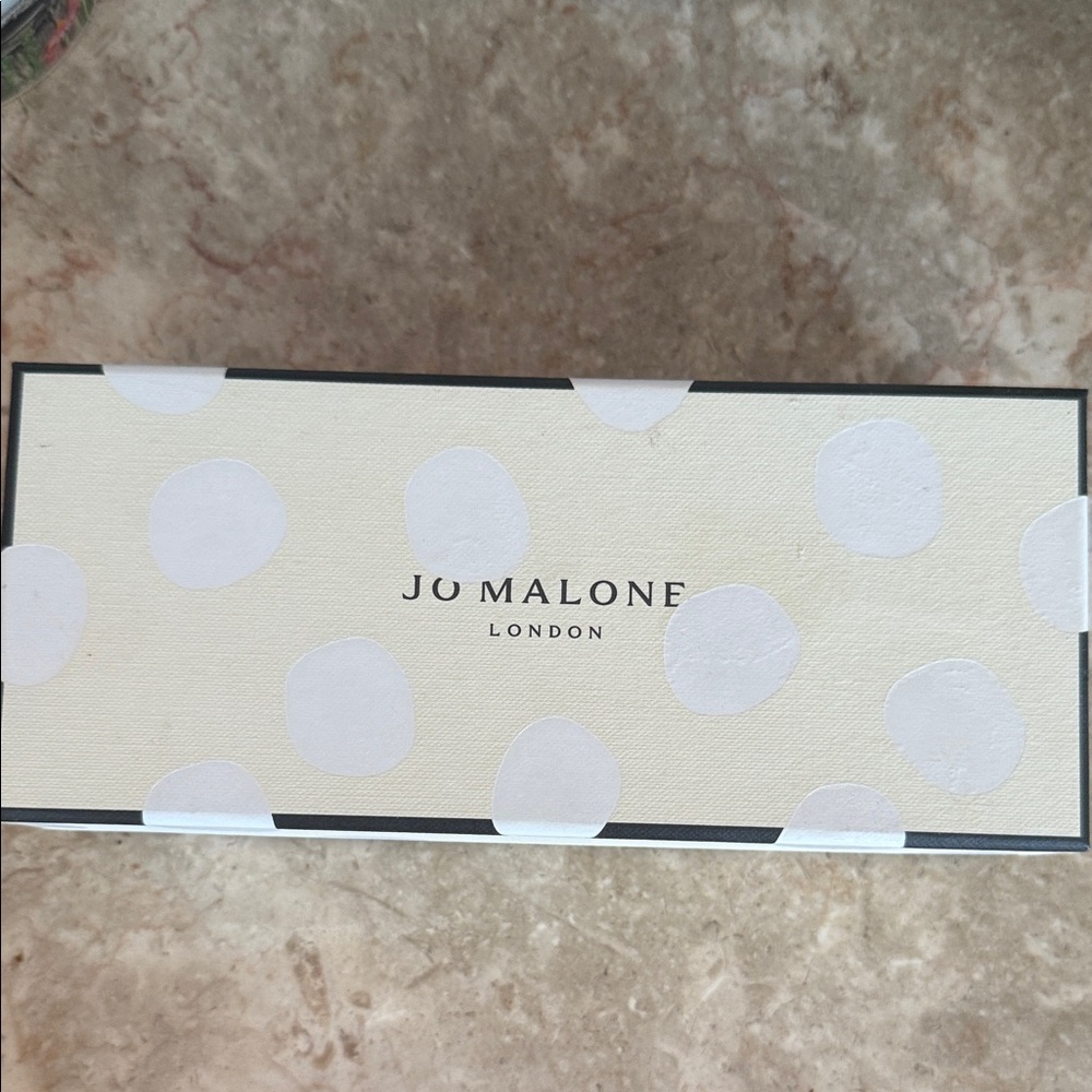 Jo Malone Cream and White Gift Box